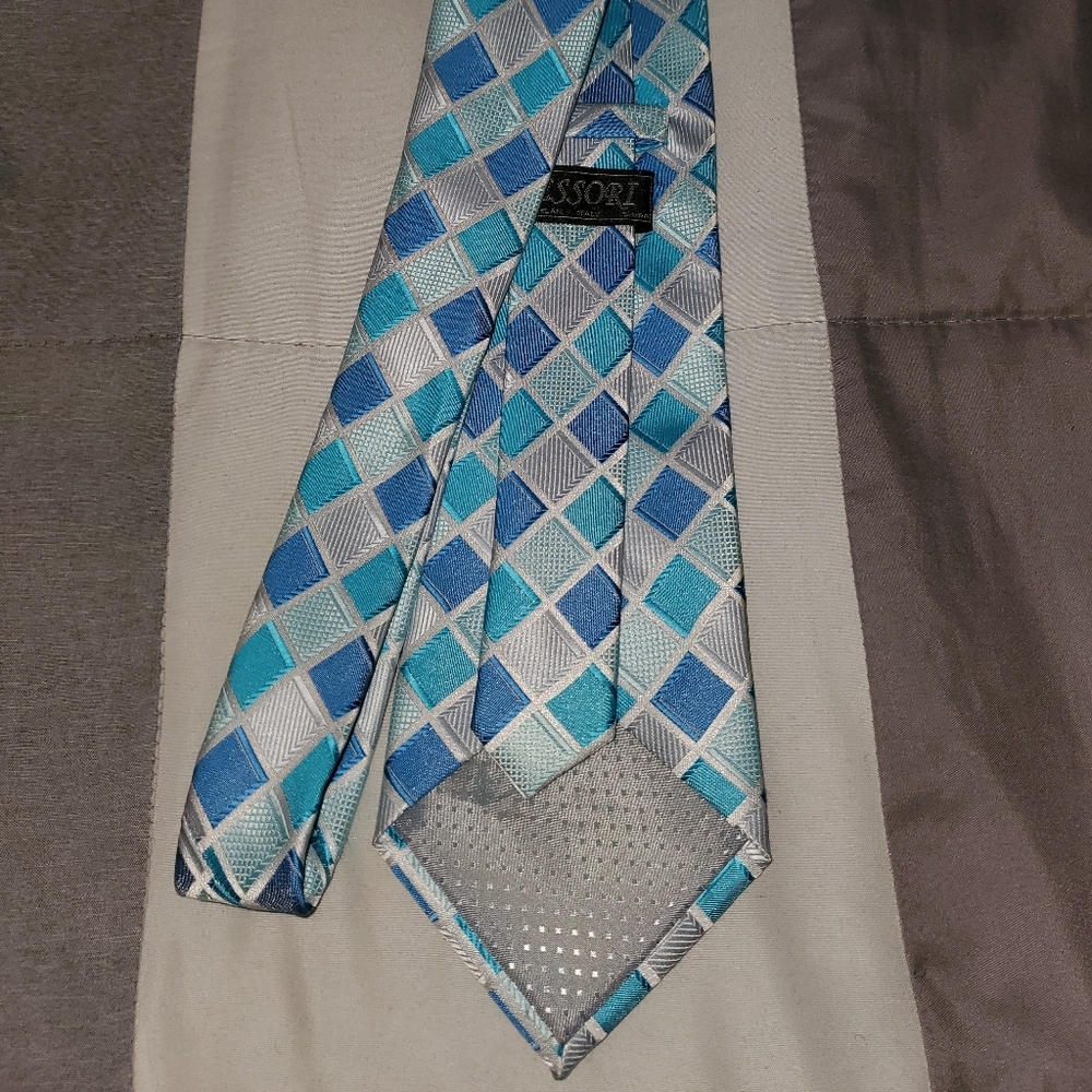 Necktie - Picture 2 of 2